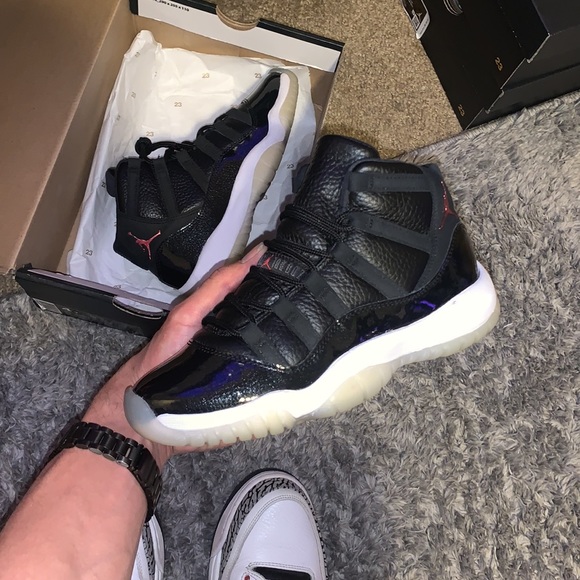 Jordan 11 retro 72-10 (GS) 4Y - Picture 4 of 6